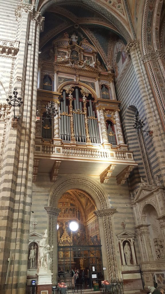 Orgel des Dom in Orvieto in der Toskana, Italien